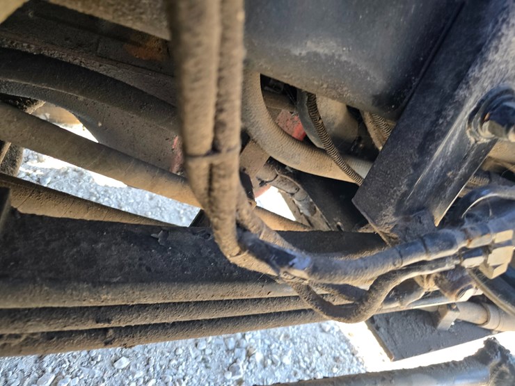 2013-peterbilt-320-image-67