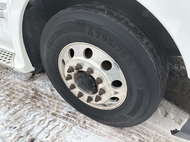 2018-kenworth-t680-image-15