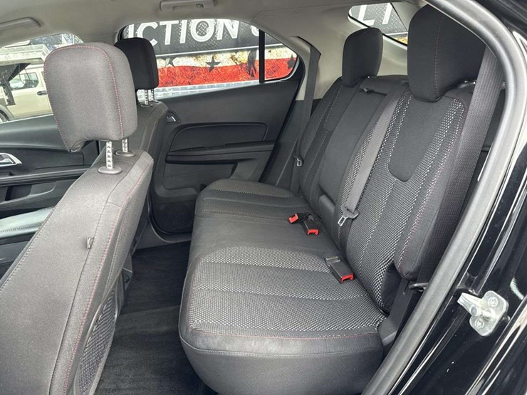 2017-chevrolet-equinox-lt-image-19