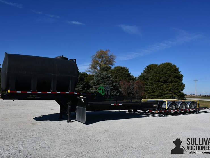 2022-j-d-skiles-pit-stop-tri/a-sprayer-trailer-image-1