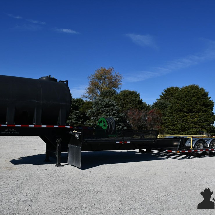 2022 J D Skiles Pit Stop Tri/A Sprayer Trailer