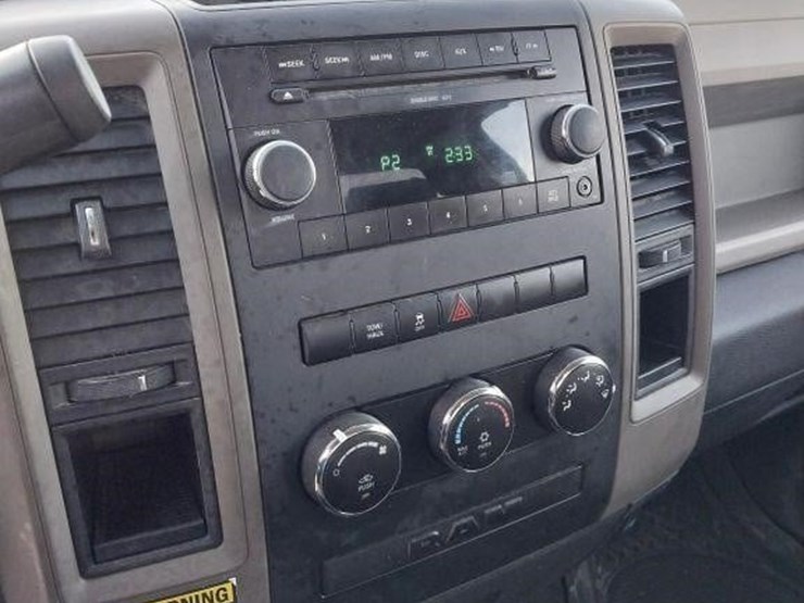 2011-dodge-1500-image-12