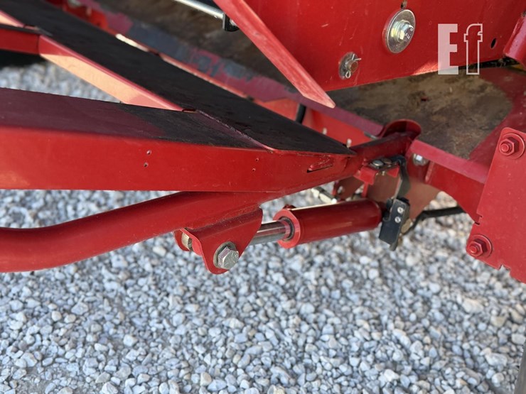 new-holland-roll-belt-560-image-32