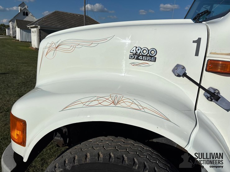 international-4900-image-16