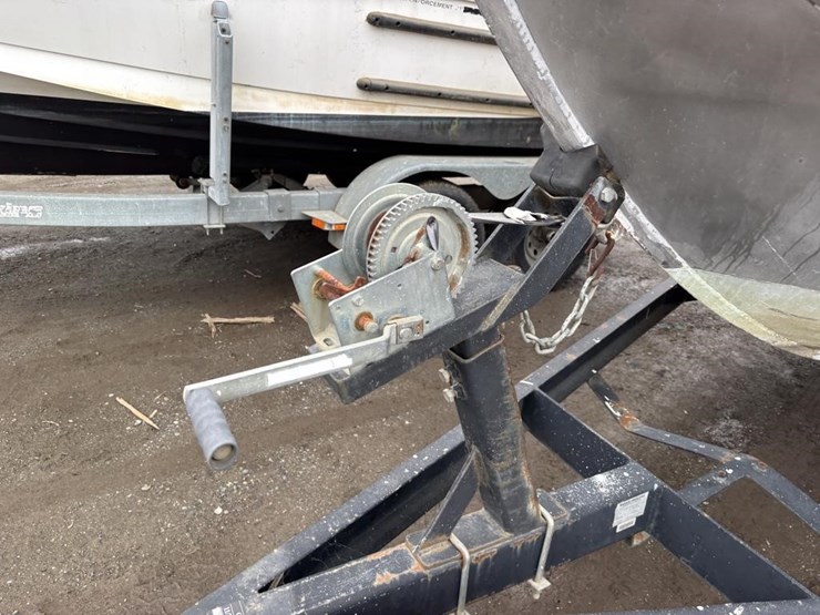 2000-unknown-trailer-image-36