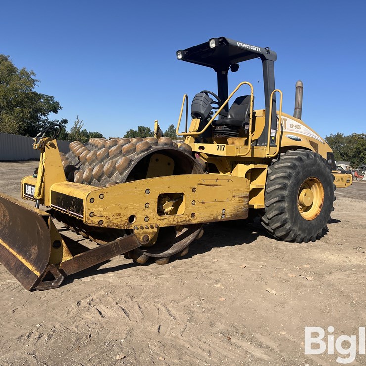 2005 CATERPILLAR CP-563E