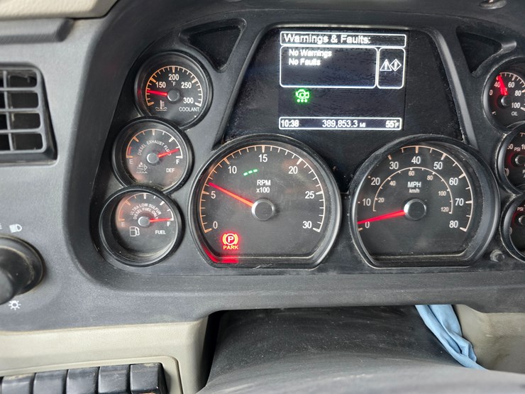 2020-peterbilt-567-image-182