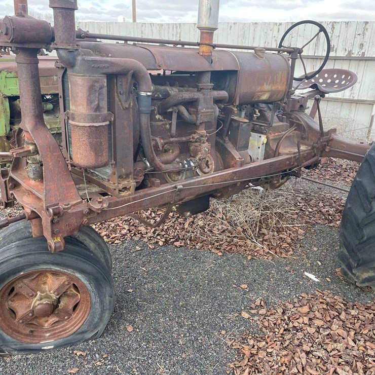 International Farmall Tractor - Ritzville, WA