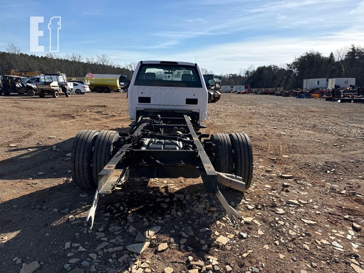 ford-f550-xl-image-4