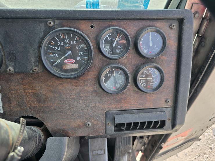 2003-peterbilt-320-image-58
