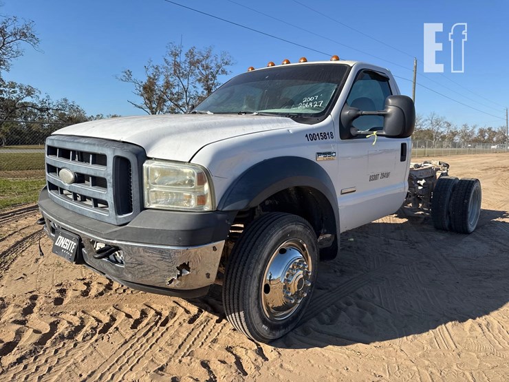 ford-f550-xl-image-2