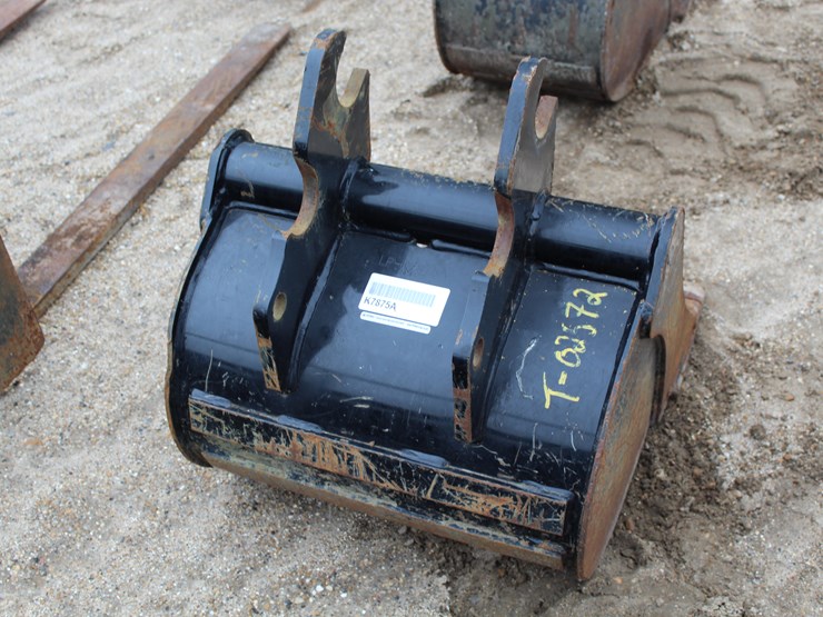 #02572-•-kubota-k7875a-bucket-image-3