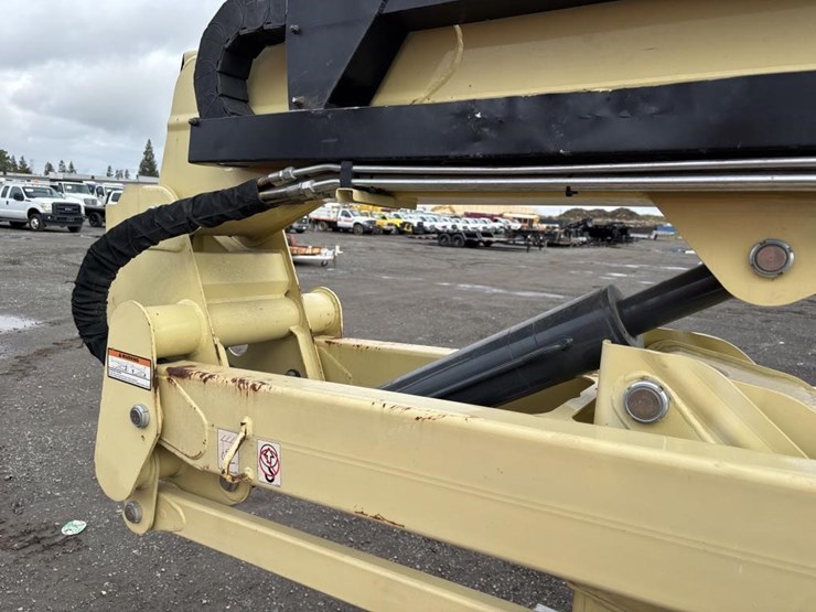 2014-jlg-x700aj-image-13