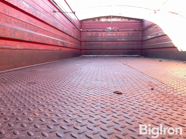 international-4700-image-16