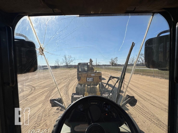 caterpillar-906-image-27