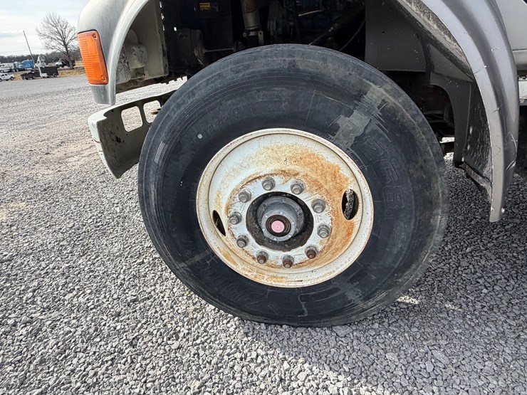 international-4700-image-11