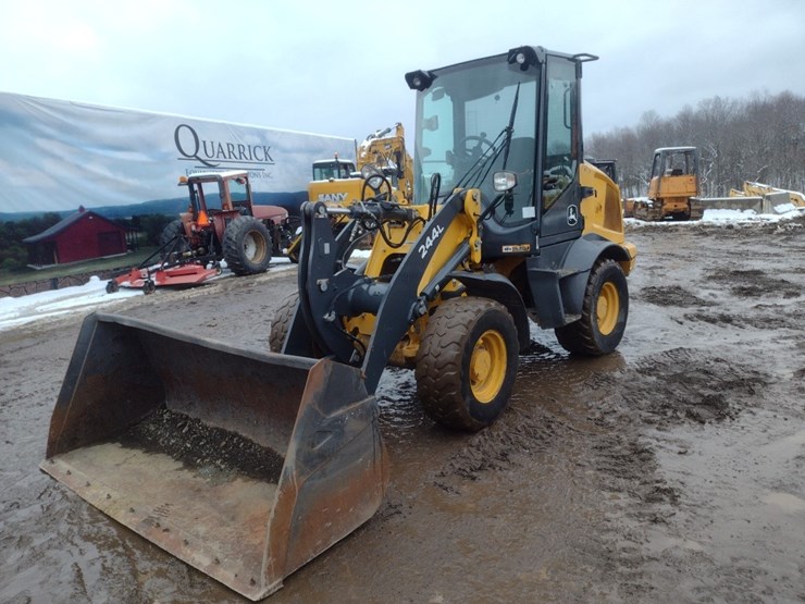 deere-244l-image-32