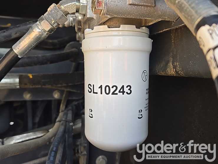 2021-case-cx210-lc-image-116