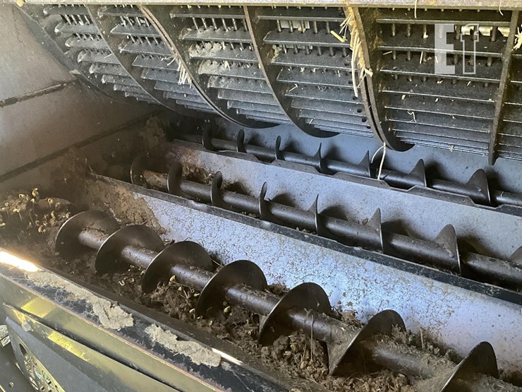 2012-case-ih-7130-image-24