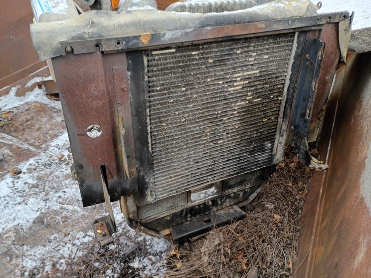 international-4900-image-3