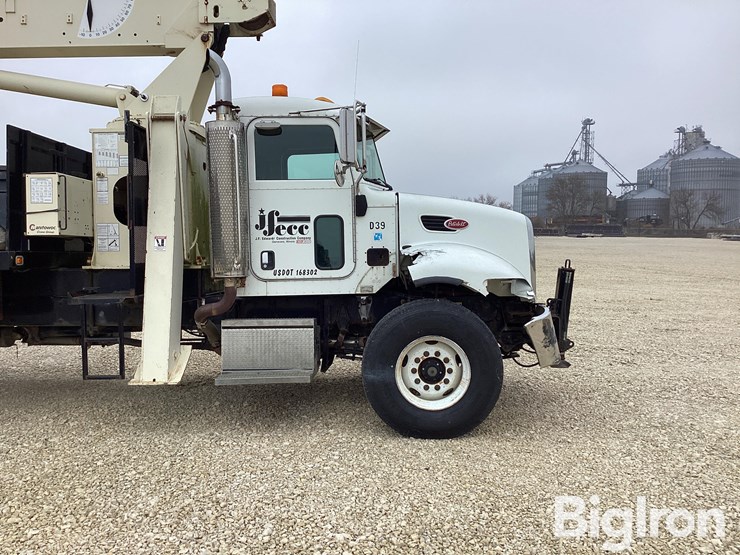 peterbilt-335-image-18