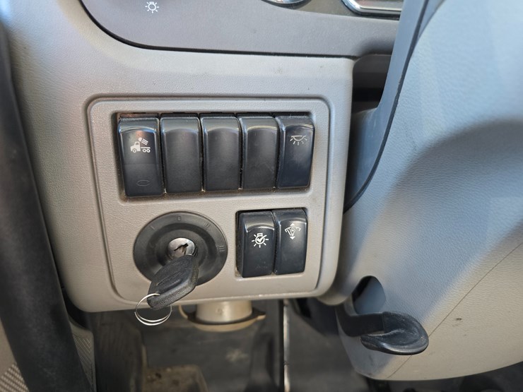 peterbilt-579-image-82