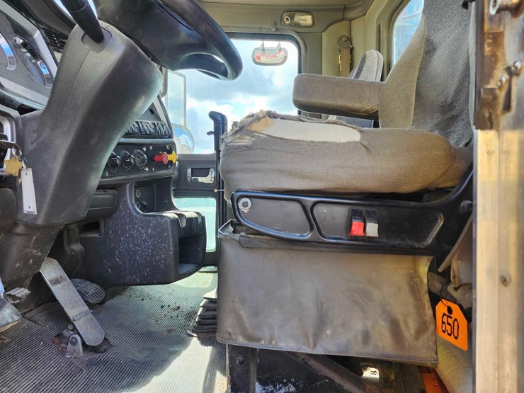 2008-kenworth-t800-image-18