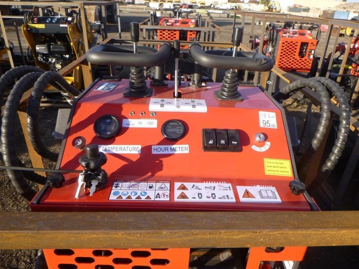 2025-agt-ysrt14-skid-steer-track-loader-image-12