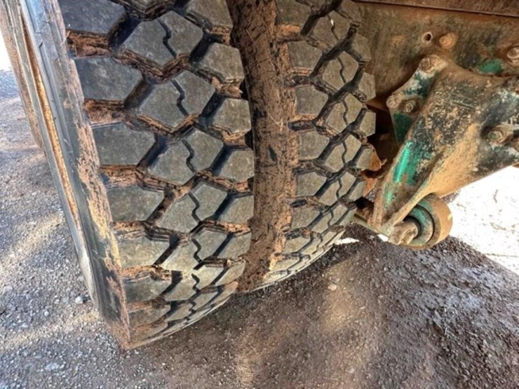 1996-freightliner-bobtail-water-truck-image-18