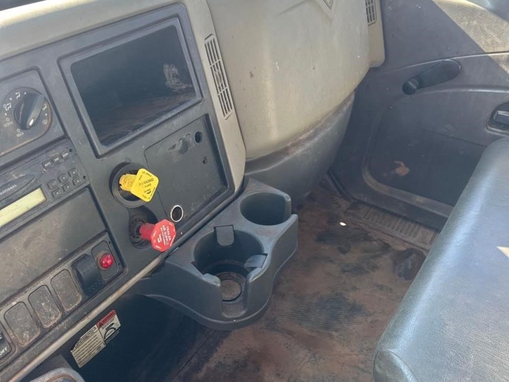 international-durastar-4400-image-24