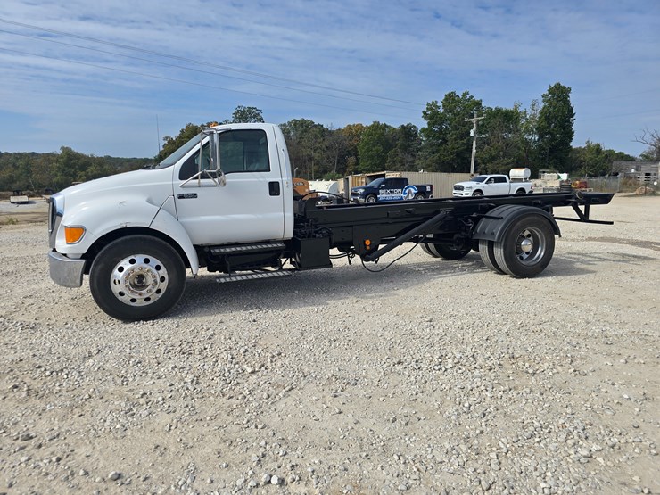 2004-ford-f650-image-6