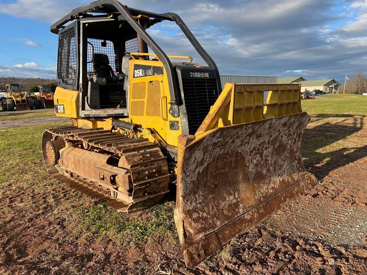 2015-caterpillar-d5k2-lgp-image-3