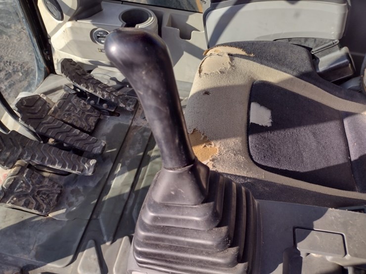 caterpillar-320fl-image-11