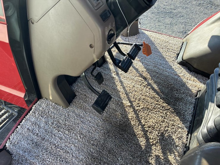 case-ih-magnum-305-image-77