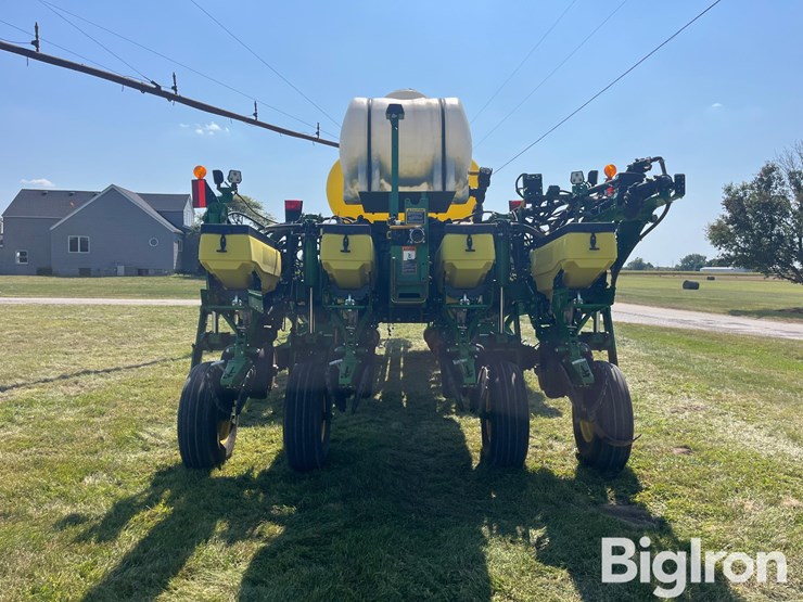 2011-john-deere-1770-image-6