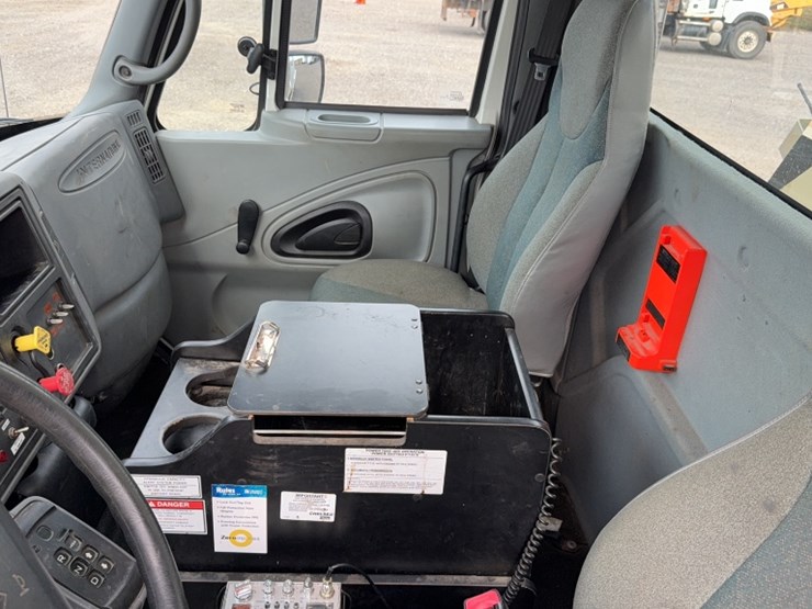 international-durastar-4400-image-18