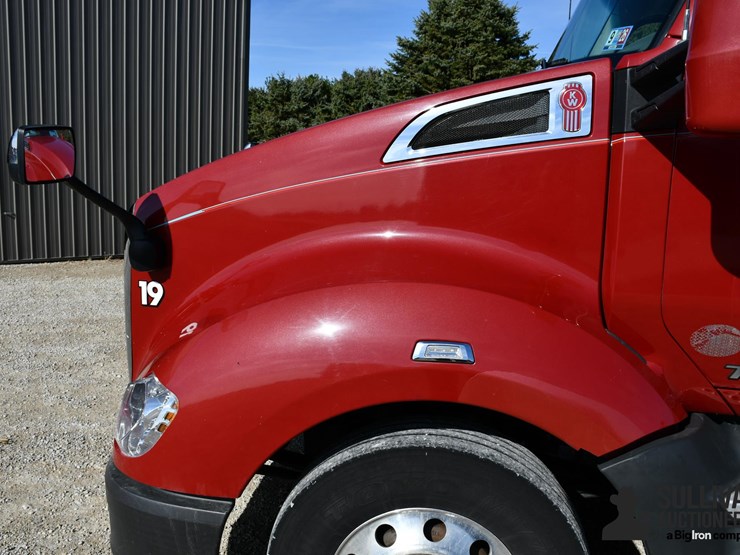 2019-kenworth-t680-image-11