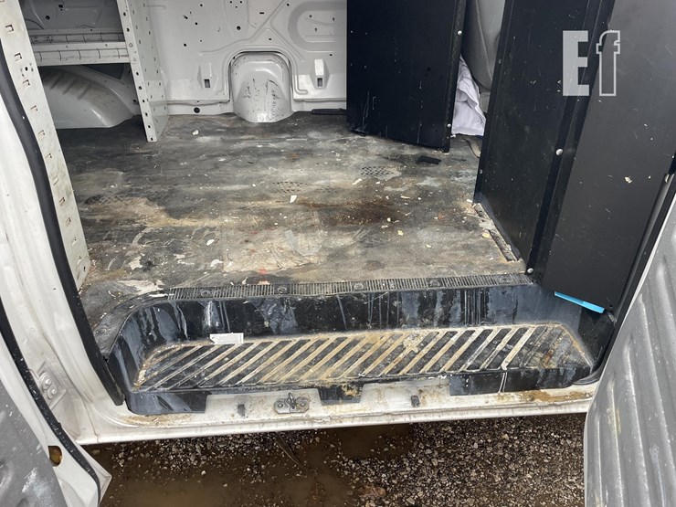 2005-ford-e250-image-12