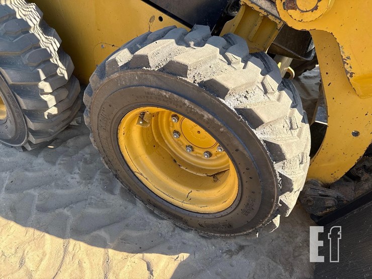 2019-caterpillar-226d-image-12