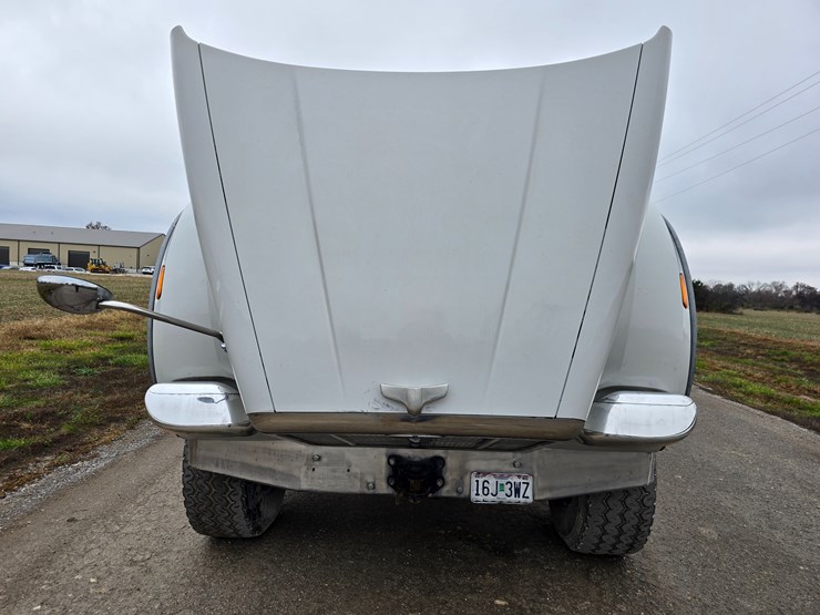 2020-peterbilt-567-image-132