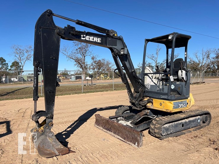 2015-deere-35g-image-8