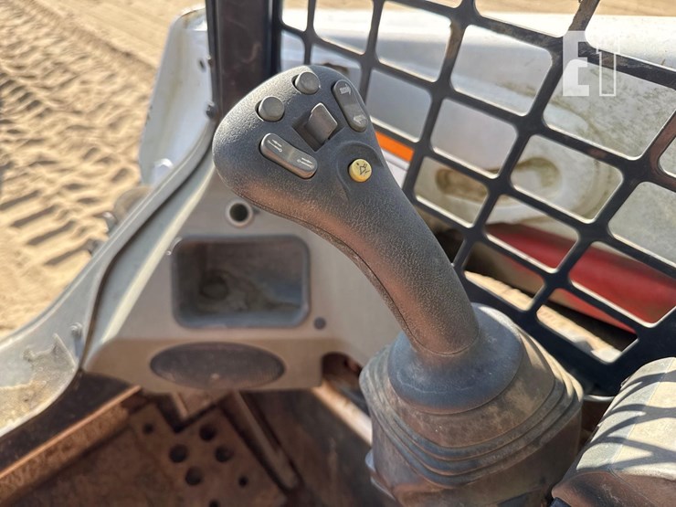 2016-bobcat-t550-image-30