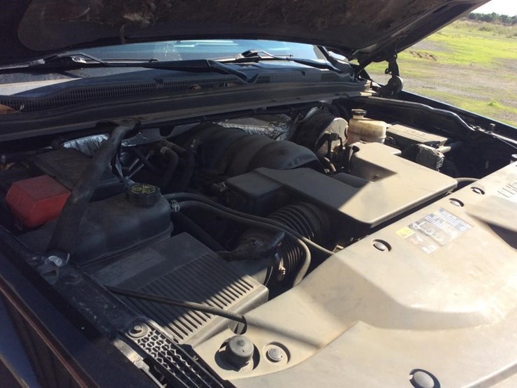 2016-chevrolet-tahoe-image-16