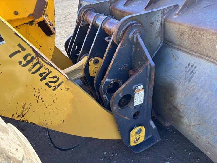 2014-komatsu-wa380-7-image-11