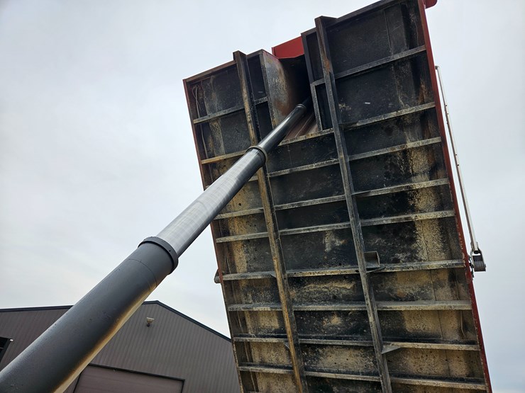 freightliner-122sd-image-51