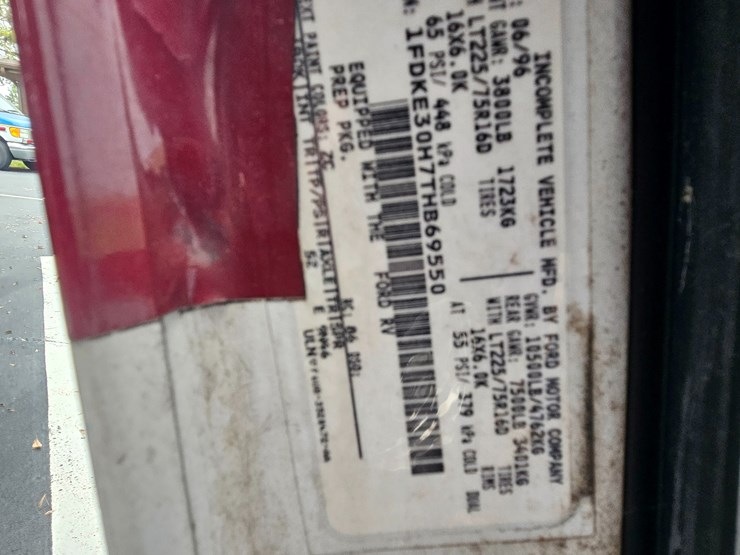 #21244-•-1996-ford-econoline-shuttle-bus-(non-runner)-image-17