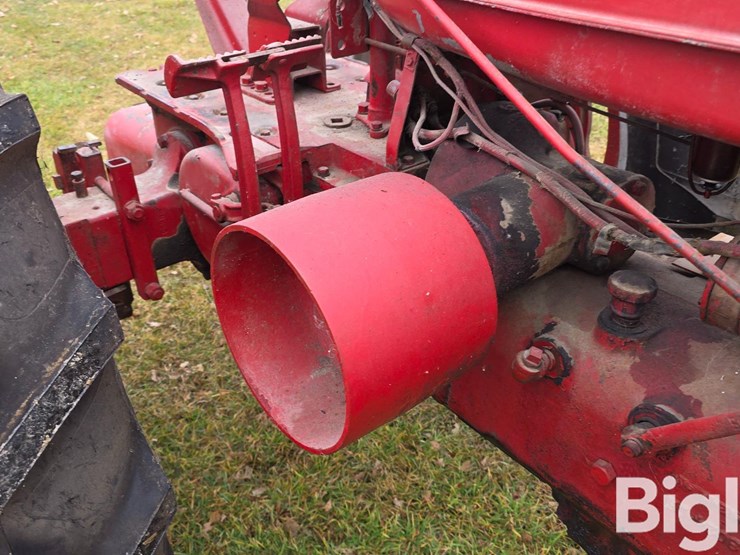 1945-farmall-h-2wd-tractor-image-16