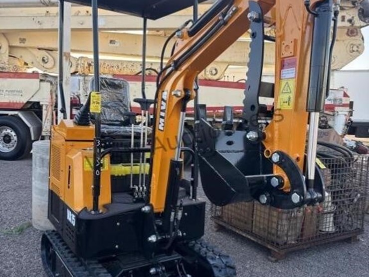 2025-miva-15-mini-excavator-image-1