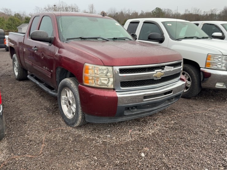 #3016-•-2009-chevrolet-silverado-pickup-truck-image-3