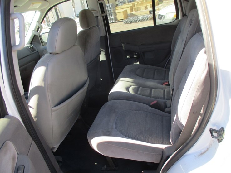 ford-explorer-xlt-image-8